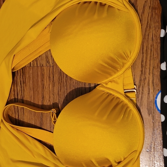 Swimsuit Two Piece - Picture 2 of 6